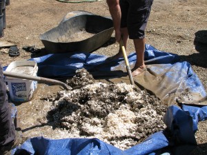 This insulation batch is made with clay, sand and wood shavings