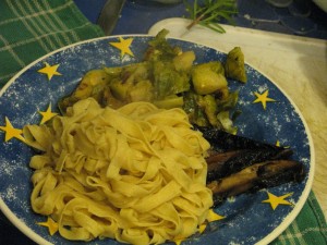 Kamoodles with portabella and broccoli.